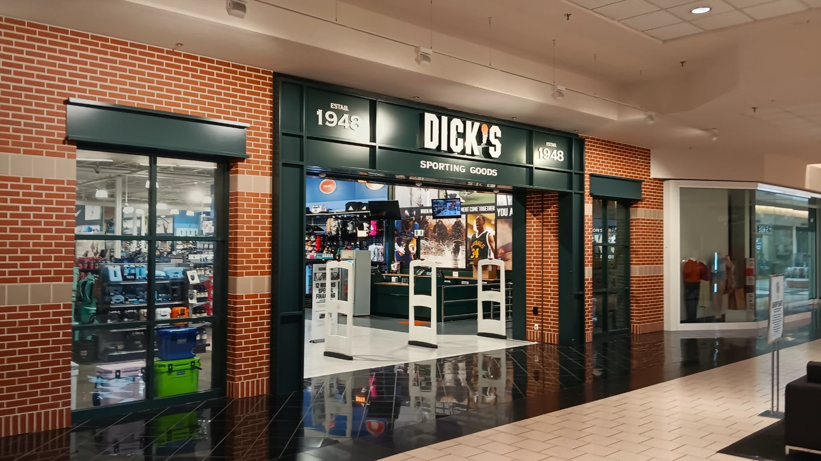 Retail and sporting goods imagery for the Dick’s insider purchase case study.